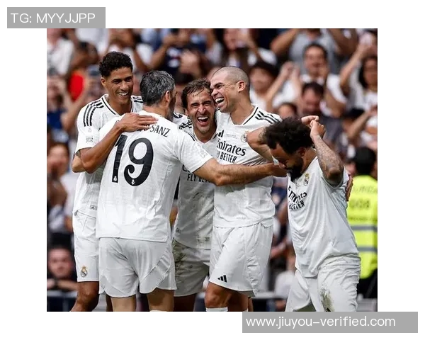 欧联杯激战皇马与里昂战成平局乌龙球引发全场狂欢与转会传闻